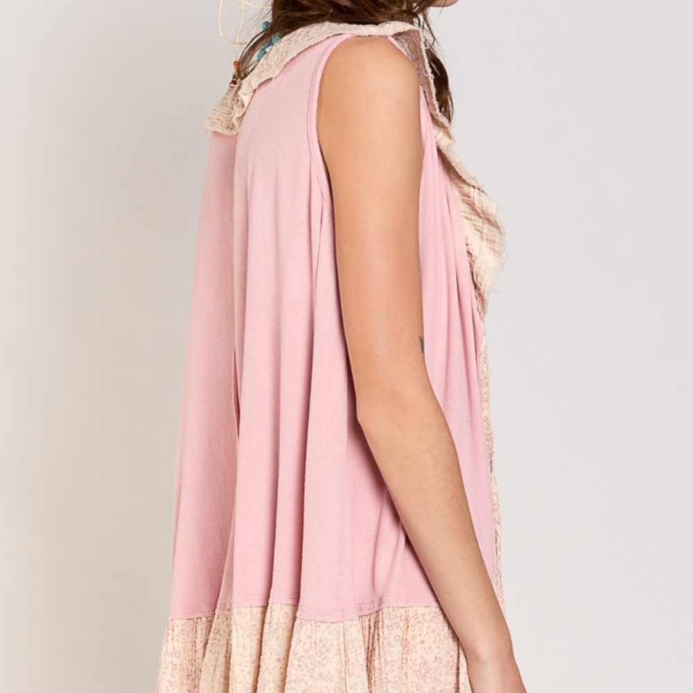 POL Ruffle Sleeveless Cardiga - Picture 4 of 7